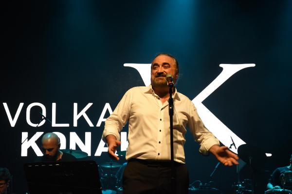 Volkan Konak ve Kıraç, Eskişehir’in 100’üncü yıl kutlamalarında sahne aldı