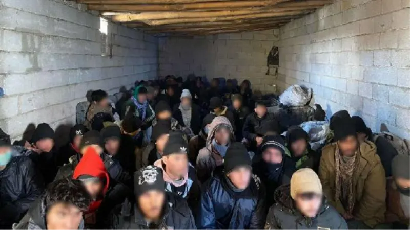 Van'da Afgan 60 kaçak göçmen ile 1 organizatör yakalandı