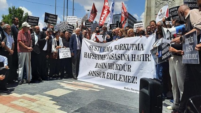 Gazeteciler, ‘Sansür Yasası’na ‘Hayır’ dedi