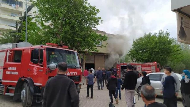 Gaziantep’te atık kağıt deposunda yangın