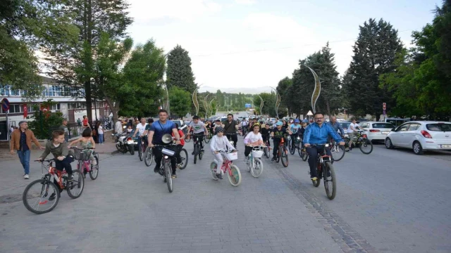 Gediz’de “Sağlık için bir pedalda sen çevir” etkinliği