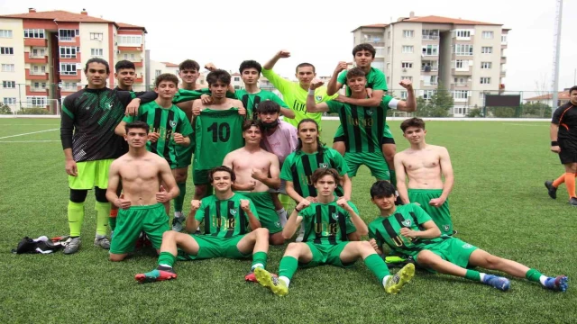 Genç horozlar, final hedeflerine emin adımlarla ilerliyor