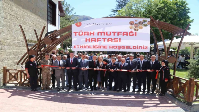 Gümüşhane’de eğitim gören yabancı uyruklu öğrenciler Türk yemeklerini çok sevdi