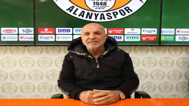 Hasan Çavuşoğlu’ndan, tuttukları takım için VIP talebi bulunanlara eleştiri