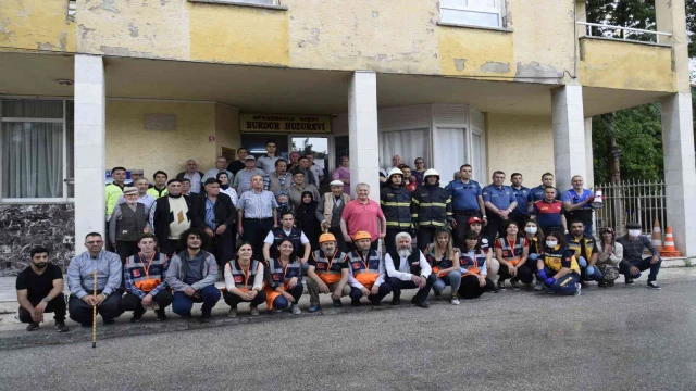 Huzurevindeki yangın tatbikatı gerçeğini aratmadı