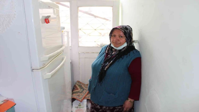 İçerisinde yaşadığı ev tadilata alındı, yaşlı kadın başını sokacak ev arıyor