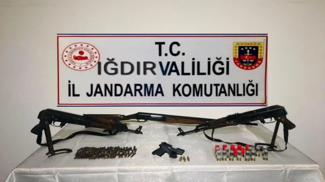 Iğdır’da silah ticareti ve sigara kaçakçılığı operasyonu