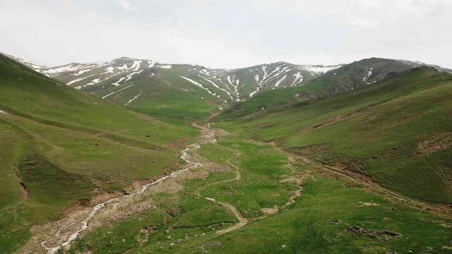 Iğdır’ın Zor Dağı’ndan mest eden görüntüler