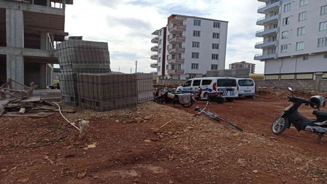 İnşaatın 4. katından düşen işçi ağır yaralandı