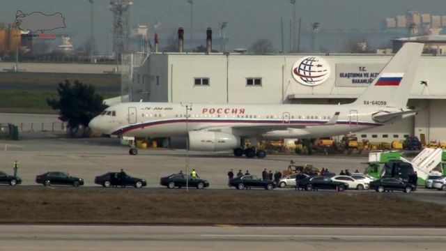 İstanbul’da gerçekleşecek Rusya-Ukrayna müzakereleri için Türkiye’ye gelen Rusya heyetini taşıyan uçak iniş yaptı.