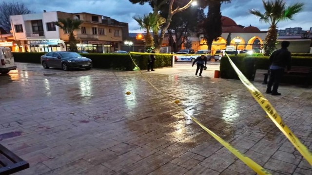 İzmir’de Menemen Belediyesi’nde bıçaklı saldırı, o anlar güvenlik kamerasına anbean yansıdı