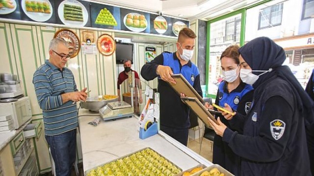 Karabağlar’da bayram denetimleri yapılıyor