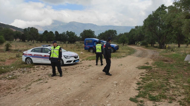 Kayıp 2 genç su kuyusunda aranıyor