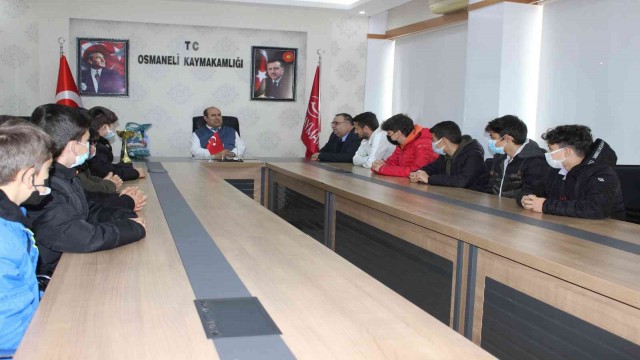 Kaymakam Ünal başarılı sporcuları ağırladı