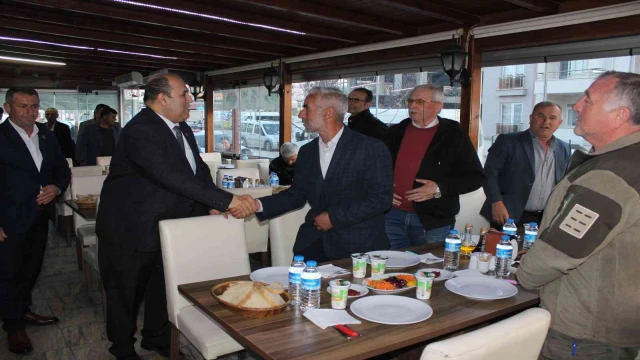 Kaymakam Ünal ve Başkan Şahin muhtarlarla iftarda bir araya geldi