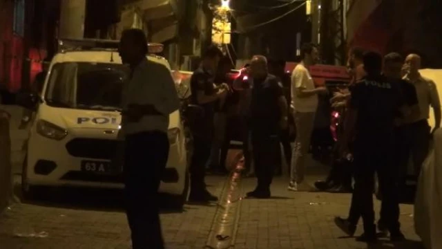 Kendisini bıçaklayan iki çocuğunu tabanca ile vurdu: 1 ölü, 1 yaralı