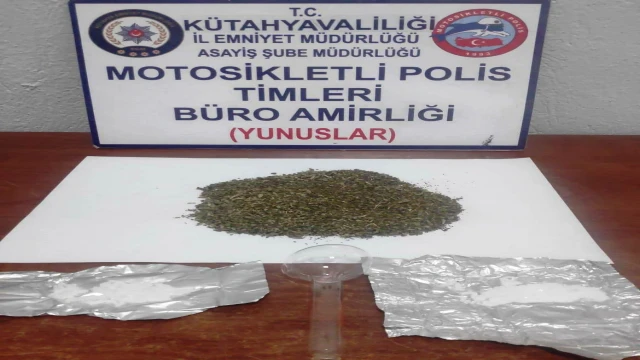 Kütahya’da “Dur” ihtarına uymayan araçta uyuşturucu ele geçirildi