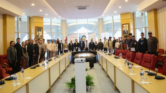 Kütahya’da ’Siber vatan’ eğitimlerini tamamlayan 45 öğrenciye sertifika