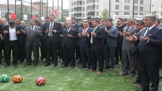 Kütahya’da yapımı tamamlanan 6 halı saha hizmete sunuldu