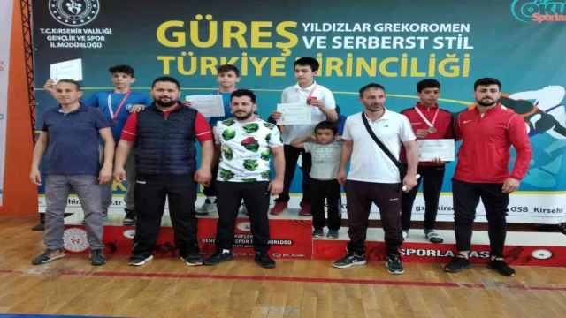 Kütahyalı pehlivanlar Türkiye Şampiyonu oldu