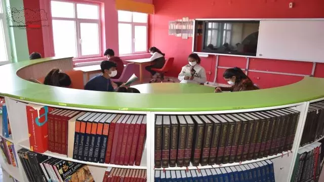 ’Kütüphanesiz Okul Kalmasın’ projesiyle öğrenciler kitap okuyor