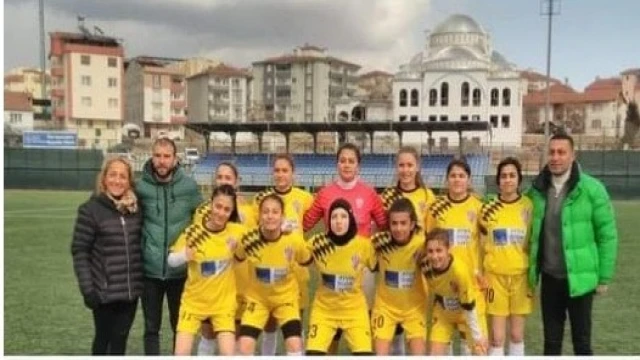 Malatya Bayanlar futbol takımı, ligi namağlup tamamladı