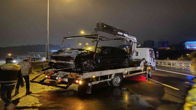 Maltepe’de aynı noktada 2 ayrı kaza: 1 yaralı