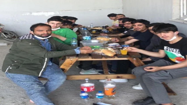 Manisa’da 12 kaçak göçmen yakalandı
