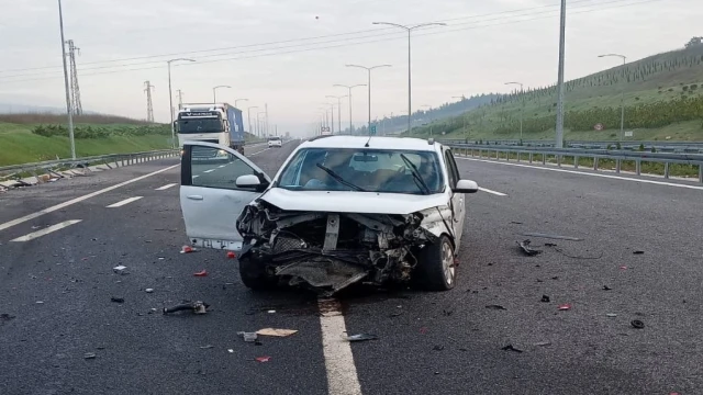 Manisa’da iki otomobil çarpıştı: 5 yaralı