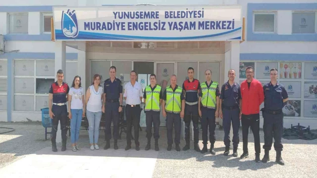 Manisa’da jandarma ekipleri engellilere unutulmaz bir gün yaşattı