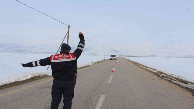 Muradiye’de okul servislerine yönelik denetim
