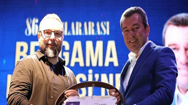 Mustafa Cihat Kılıç kendine has yorumuyla Bergama’yı mest etti