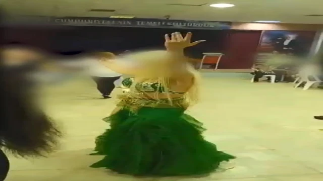 Okulda dansözlü etkinlik düzenlendi, müdür görevden uzaklaştırıldı