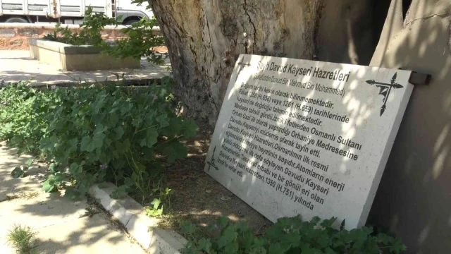Osmanlı’nın ilk müderrisi Davud-i Kayseri Hazretlerinin kabri ziyaretçilerini bekliyor