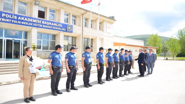 Polis Akademisi Başkanı Çolak, Bayburt POMEM öğrencileriyle biraraya geldi