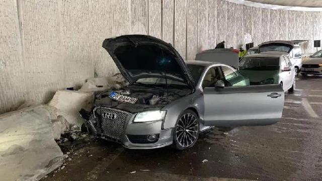 Polisten kaçarken kaza yaptı, otomobilinden uyuşturucu çıktı