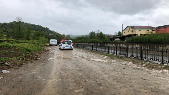 Rize’de 23 yaşındaki genç yol kenarında ölü bulundu