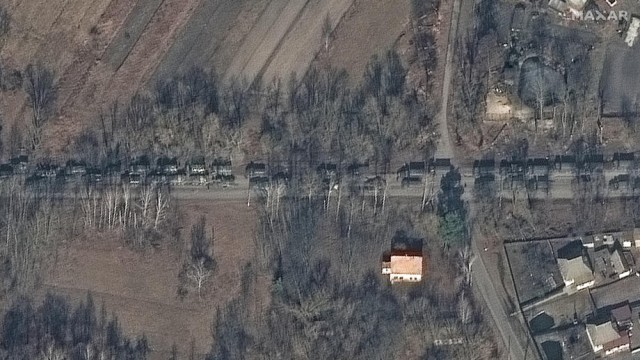 Rus ordusuna ait konvoy uzaydan görüntülendi