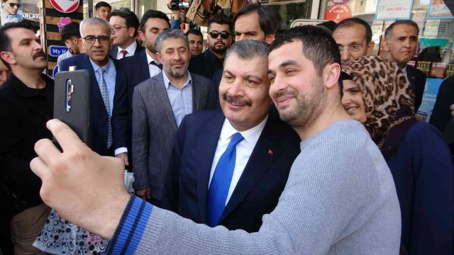 Sağlık Bakanı Koca’ya Adıyaman’da yoğun ilgi