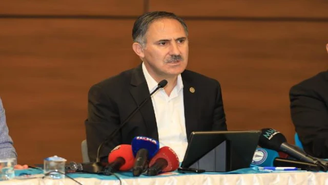 Sağlık-Sen Başkanı Durmuş, sağlık çalışanlarına ilişkin yasa teklifini değerlendirdi