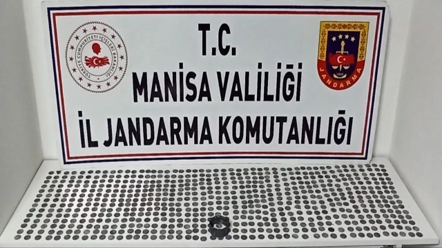 Salihli’de 675 sikke ele geçirildi
