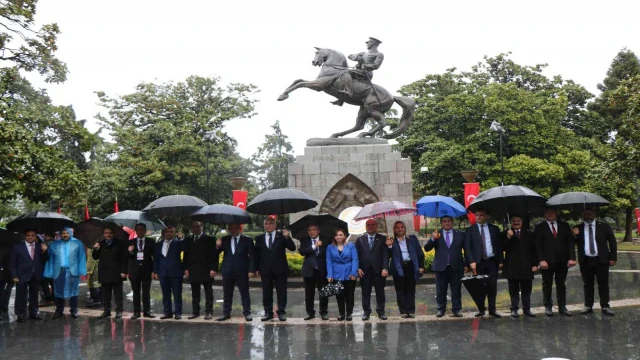 Samsun’da 19 Mayıs kutlamaları yağmur altında başladı