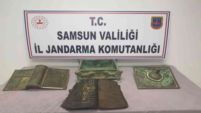 Samsun’da tarihi niteliğinde olduğu değerlendirilen İncil ve metal sanduka ele geçti