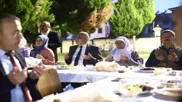 Şehit aileleri ve öğrenciler iftarda buluştu