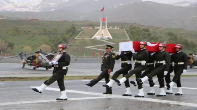 Şehit teğmen, törenle memleketine uğurlandı