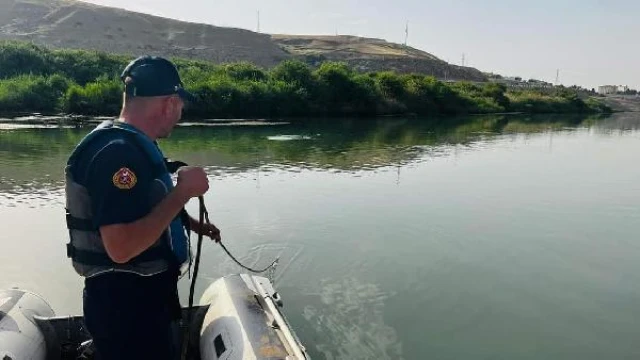 Serinlemek için Dicle Nehri’ne giren İdris boğuldu, Zekeriya aranıyor