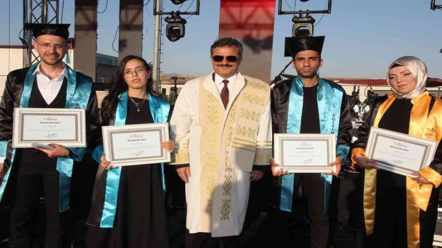 Siirt Üniversitesi’nde mezuniyet heyecanı