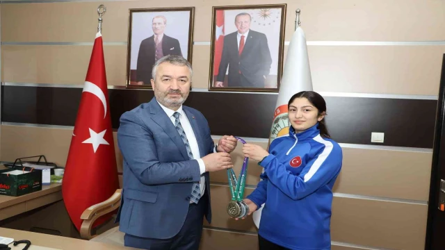 Sinem, Brezilya’dan madalyalarla döndü