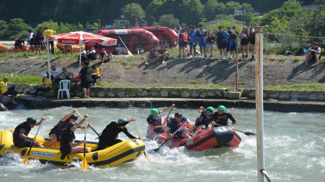 Şırnaklı sporcular Türkiye Rafting Şampiyonası'nda  birincisi