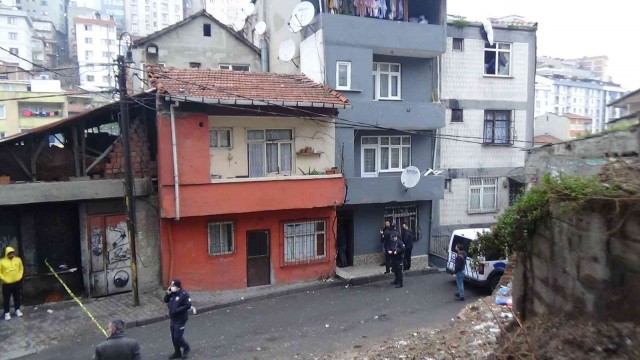 Şişli’de komşuyu rehin alan silahlı saldırgan Özel Harekat Polislerince böyle etkisiz hale getirildi